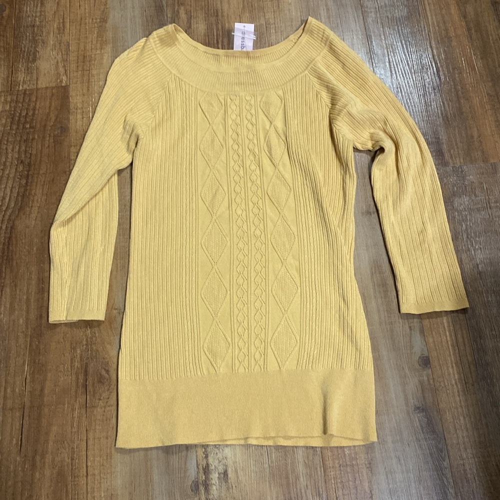 Dress Barn gold body con three quarter sleeve size tunic sweater size XL